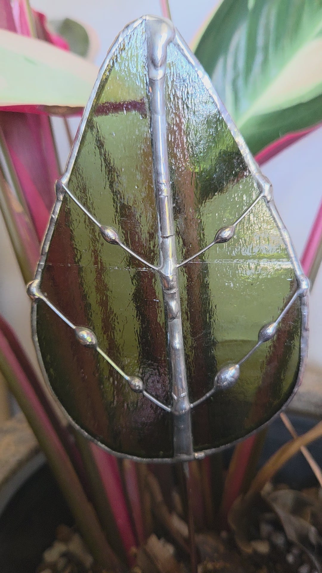 Leadlight stained glass sun catcher plant stake leaf light green plant decoration