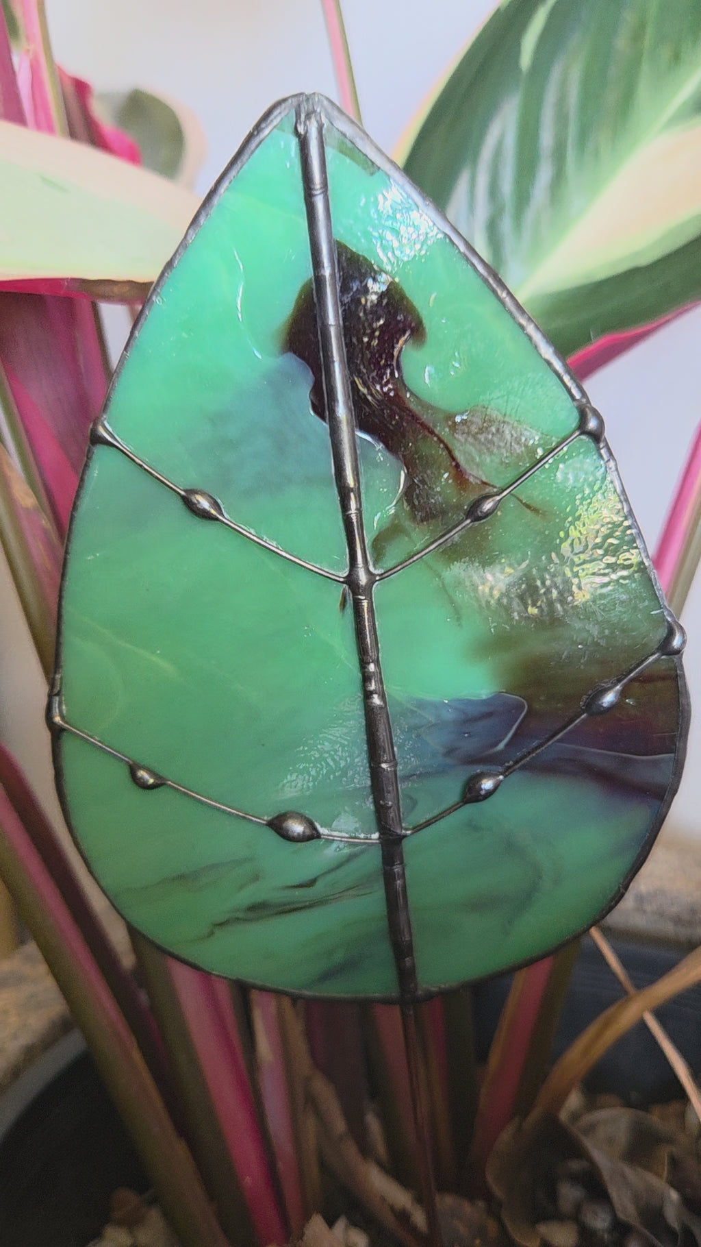 Leadlight stained glass sun catcher plant stake leaf muddle plant decoration