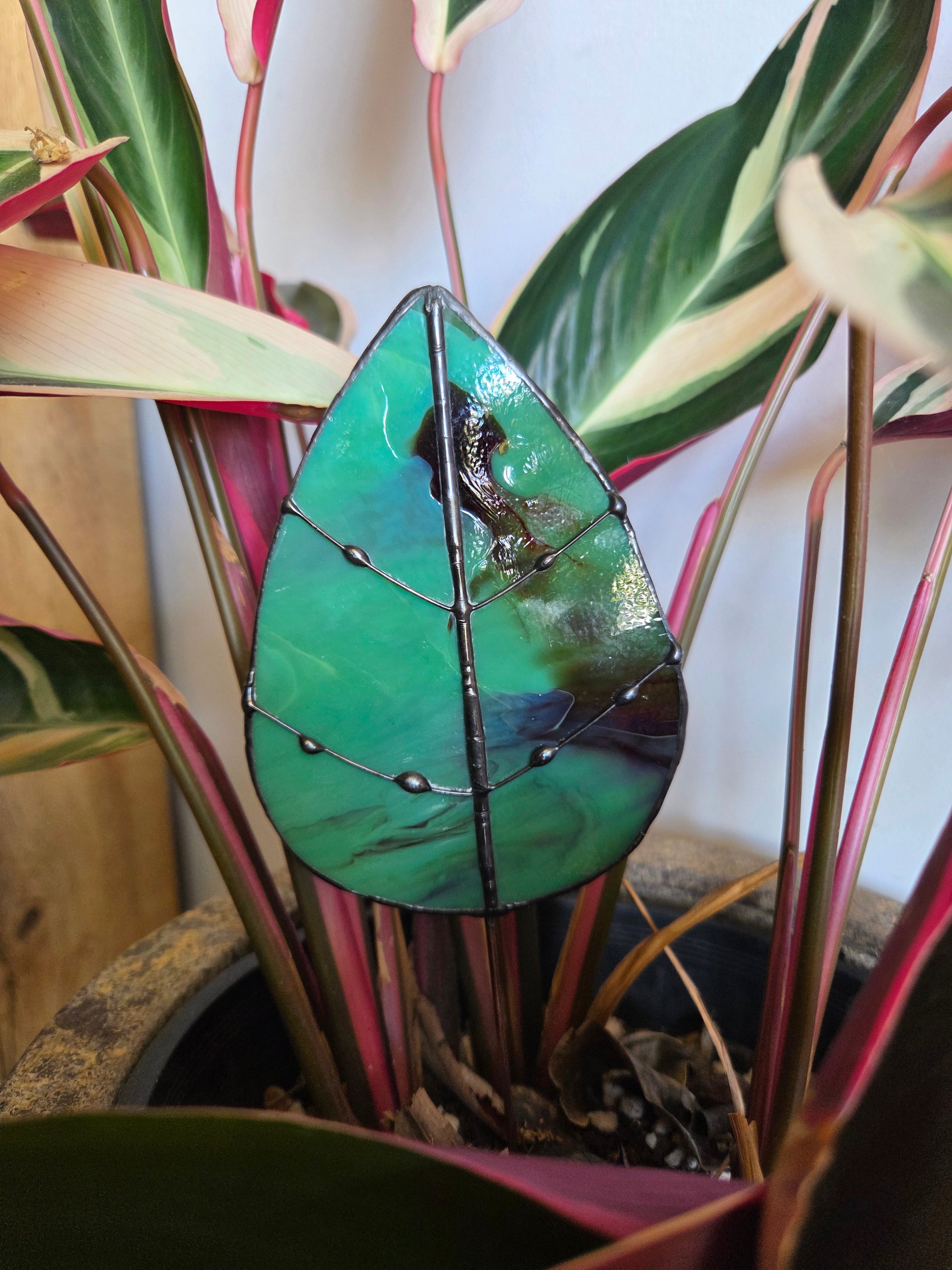 Leadlight stained glass sun catcher plant stake leaf muddle plant decoration